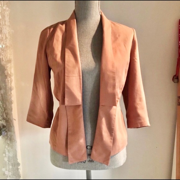 Frenchi • Flattering Blazer - Picture 2 of 3